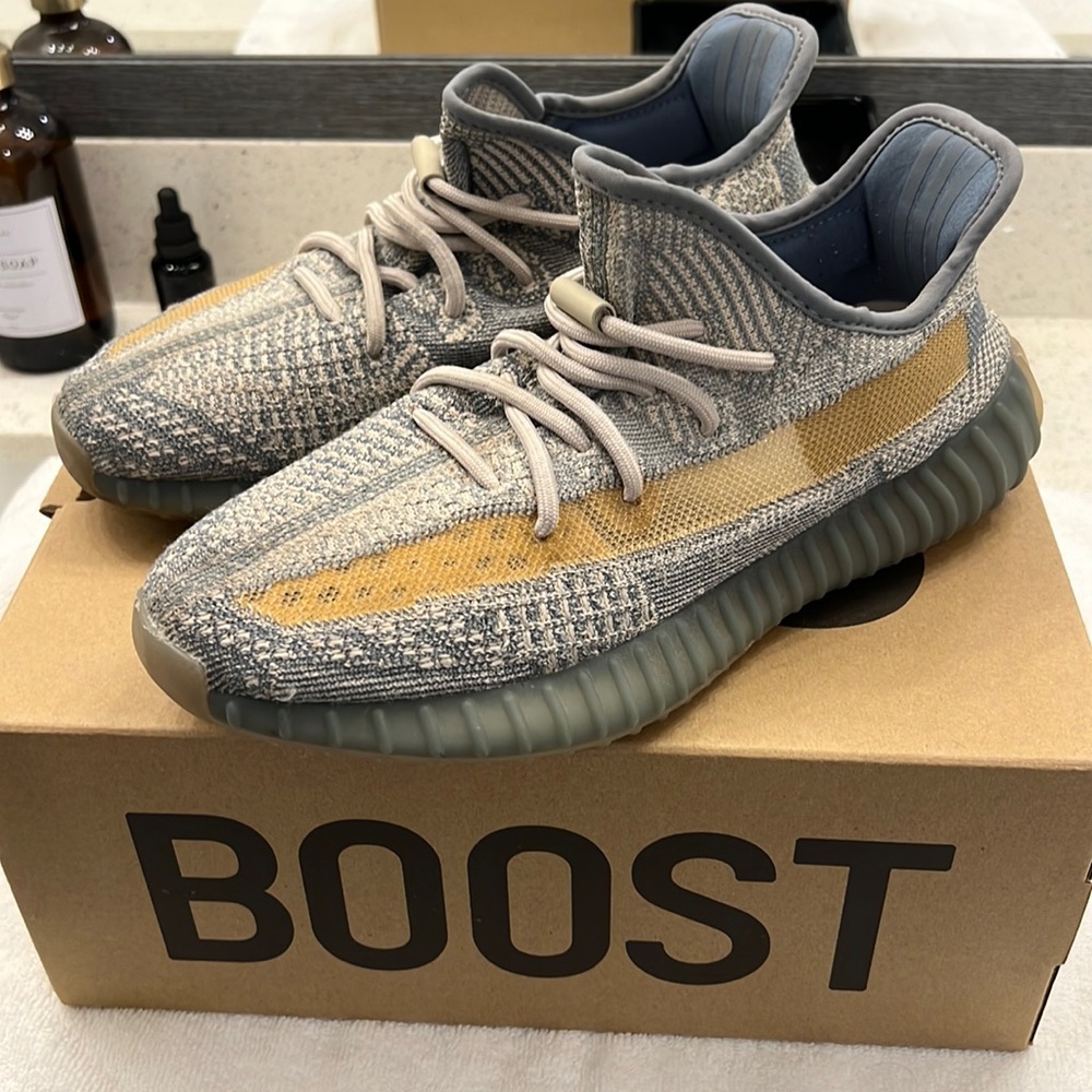 Yeezy 350 Israfil gently used size 8.5